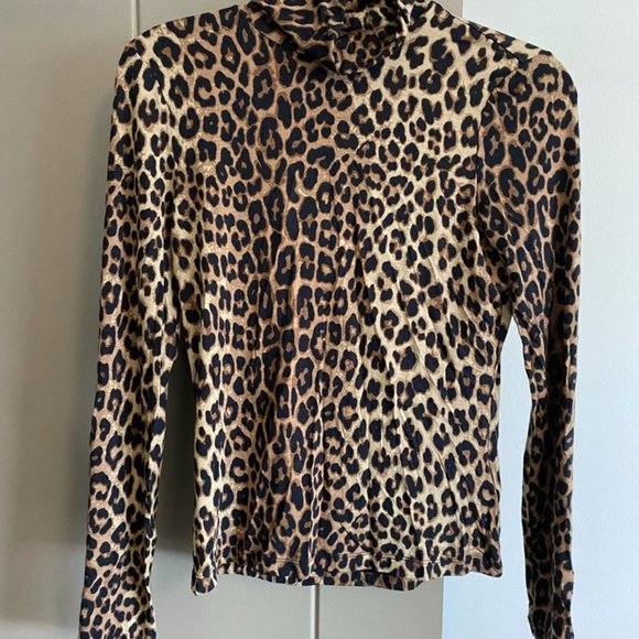H&M Jersey Cheetah Print Turtleneck Top - Picture 2 of 3